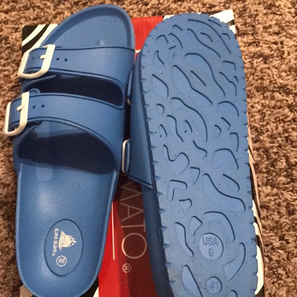 Sandals - Picture 3 of 3